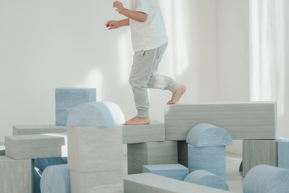 子供部屋やキッズスペースに置きやすい大型積み木